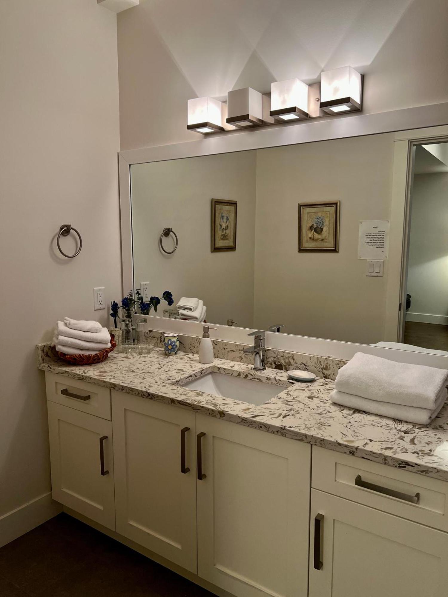 Ocean Melody Vacation Rooms Nanaimo Esterno foto
